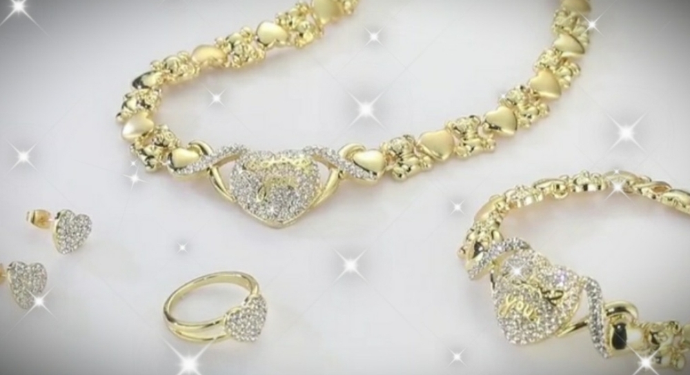 Sexy!!! High Quality 5 Piece Necklace Set!